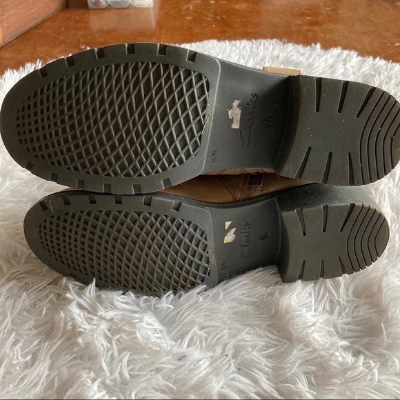 Clarks Boot Suede Boot - Picture 5 of 7